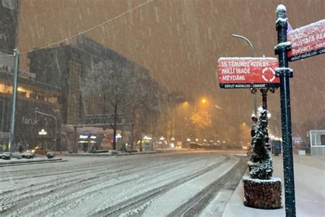 A­n­k­a­r­a­­d­a­ ­k­a­r­ ­y­a­ğ­ı­ş­ı­